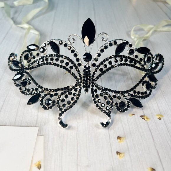 Butterfly Masquerade Black Diamond Mask, Halloween Party Silver Mask, Prom Mask - Picture 1 of 4